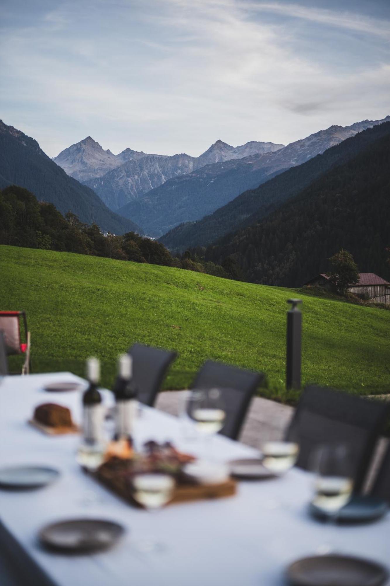 Tante Anna - Retreats Mit Weitblick Aparthotel Sankt Gallenkirch Ngoại thất bức ảnh